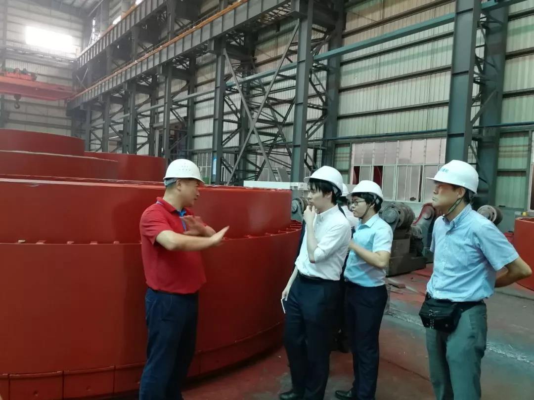 參觀危廢回轉(zhuǎn)窯生產(chǎn)現(xiàn)場